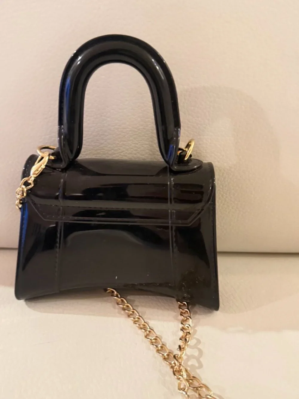 MINI HOURGLASS TOP HANDLE CROSSBODY BAG BLACK PATENT JELLY PURSE W CHAIN